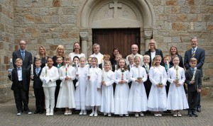 Erstkommunionkinder in St. Mariä Heimsuchung in Hauenhorst Christi Himmelfahrt 2015