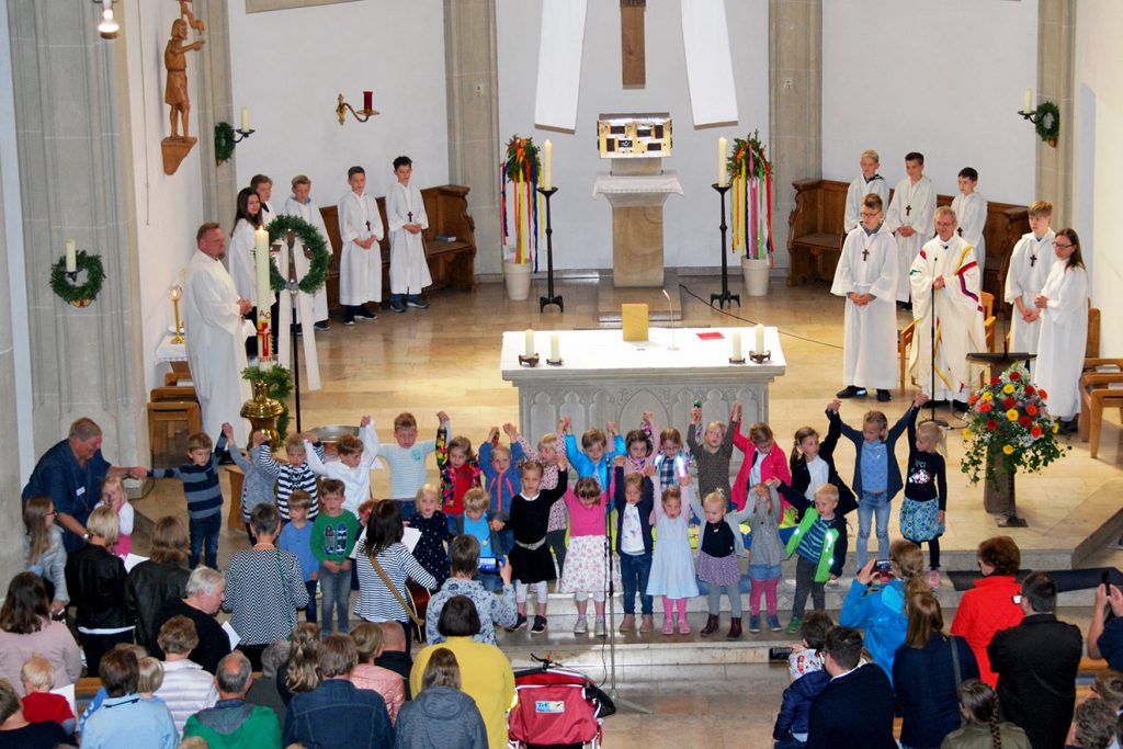 Der Kita-Kinderchor eröffnete den festlichen Gottesdienst
