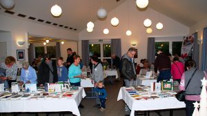 Viele Besucher kamen ins Pfarrheim zur KÖB-Ausstellung